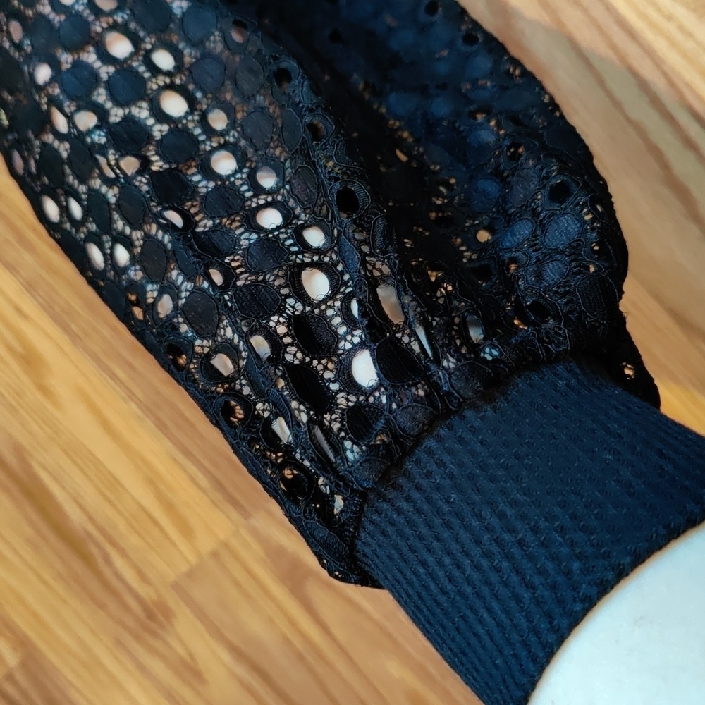 Lace Sleeve Ribbed Top - Picture 3 of 5